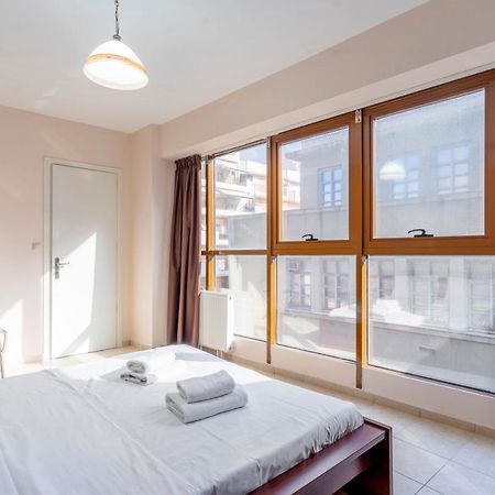 2 Bedroom Renovated Apartment With A View Athens Exterior photo