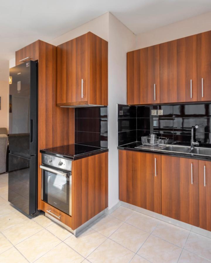 2 Bedroom Renovated Apartment With A View Athens Exterior photo